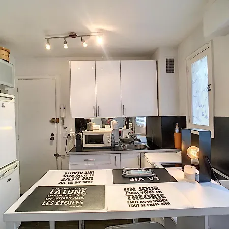 Palm Beach Beautiful Studio Of About 25 M² Decoration. Apartment *
