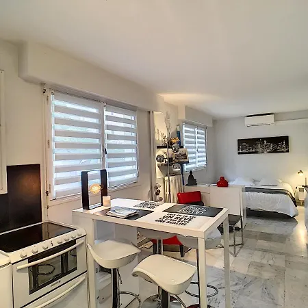 Appartement Palm Beach Beautiful Studio Of About 25 M² Decoration. Cannes